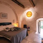 Trulli Jaja Oda ve Kahvaltı 4*